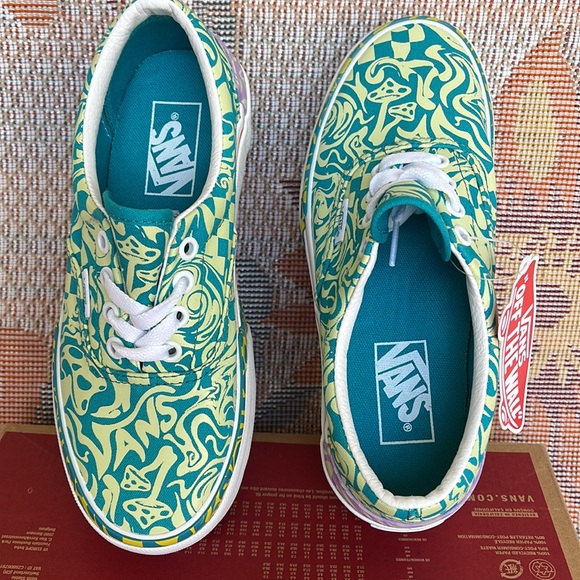 Vans Era Stacked
Wavy Daze Tile Blue
VNOA4BTOCES
WMNS Platforms - sneakers - Picture 13 of 16